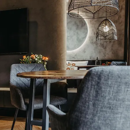 Apartment Traugutta 74 - Premium Elegance Loft - Sauna, Silowna - - Fair